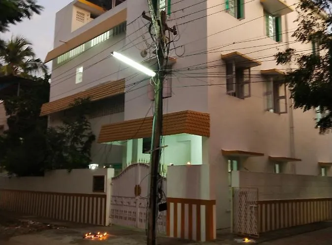 Mayurapriya Inn